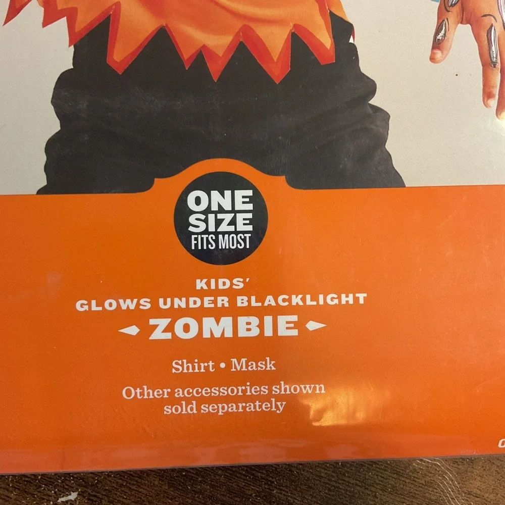 NEW Zombie Halloween‎ Costume Child OSFM Glows Under Blacklight Shirt/Mask